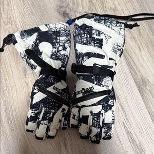 Child’s Burton Black and White Snow Gloves